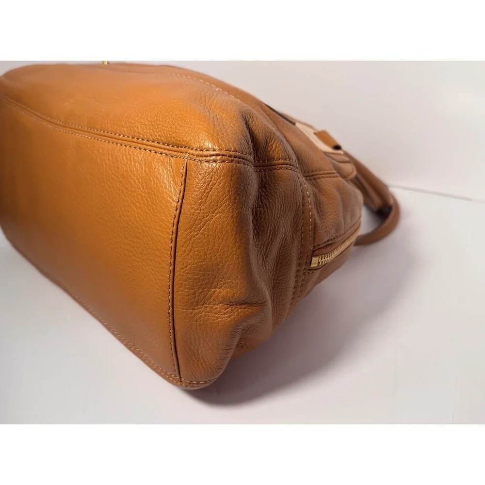 Michael Kors leather shoulder bag with 3 main sections 4 slip, 2 zip pockets EUC